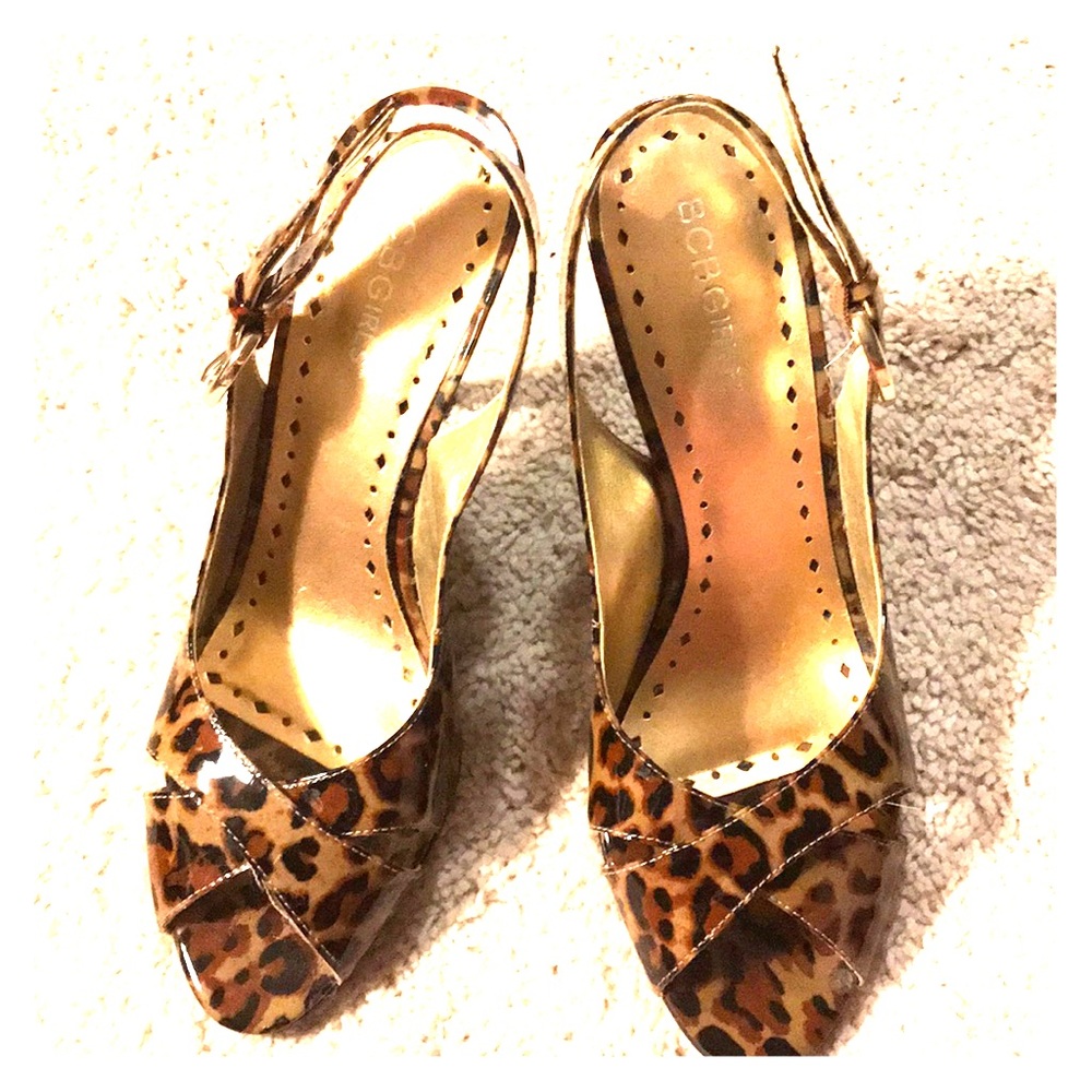 Size 7.5B Leopard Print BCBG slingback sandals